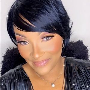 Meet your Posher, Demitra